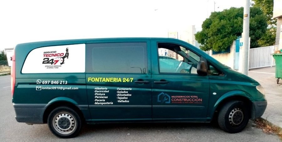 Furgoneta fontanero urgente 24 horas en Madrid, distrito Fuencarral — Fontanería y Construcción Madrid